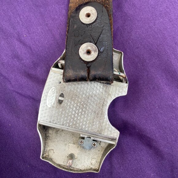 18-(VB&B) Vintage. Collectors. Carroo. Cobra. Lighter. Belt and Buckle. - Picture 12 of 15